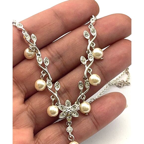 Vintage  Crown PD Delicate Faux Pearl Silver tone Chain Y Drop Necklace B18 - Picture 1 of 11